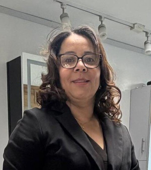 Henriqueta, hairstylist at Lush Atelier